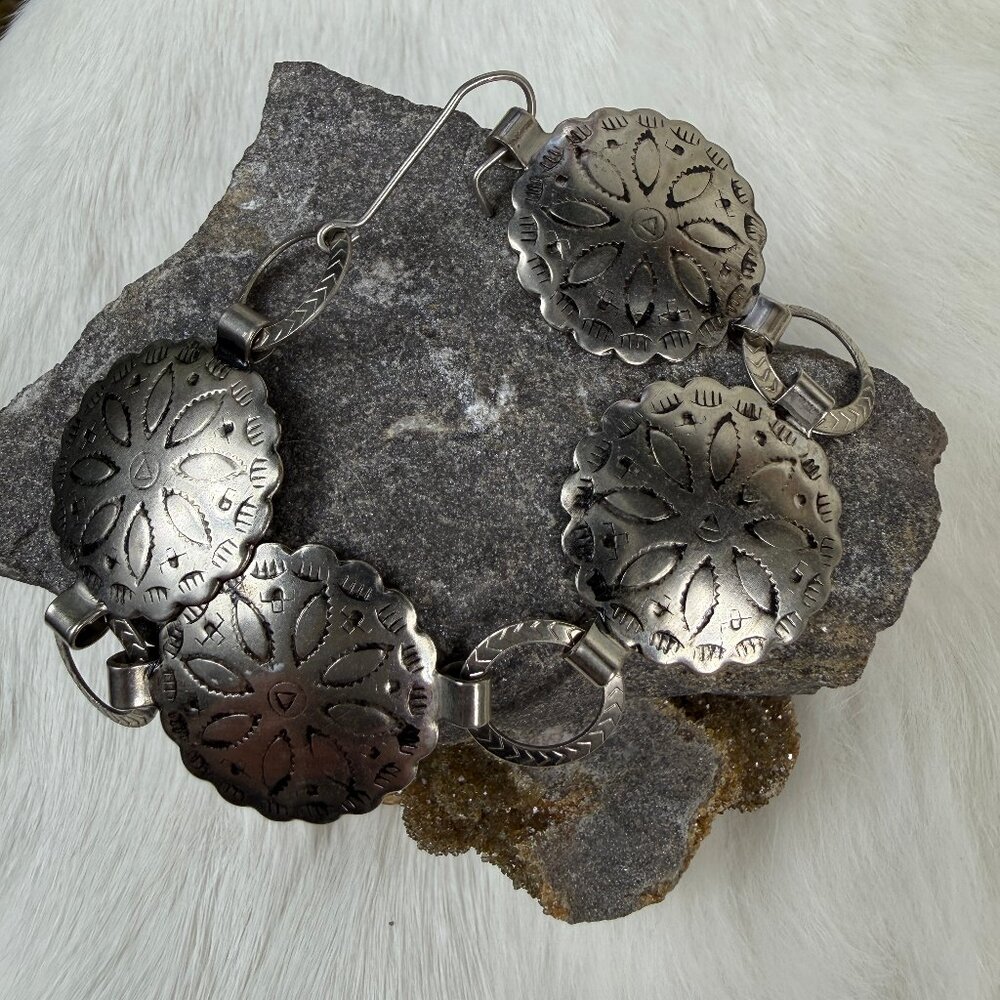Silver Tone Etched Southwestern Inspired Link Bracelet 7"